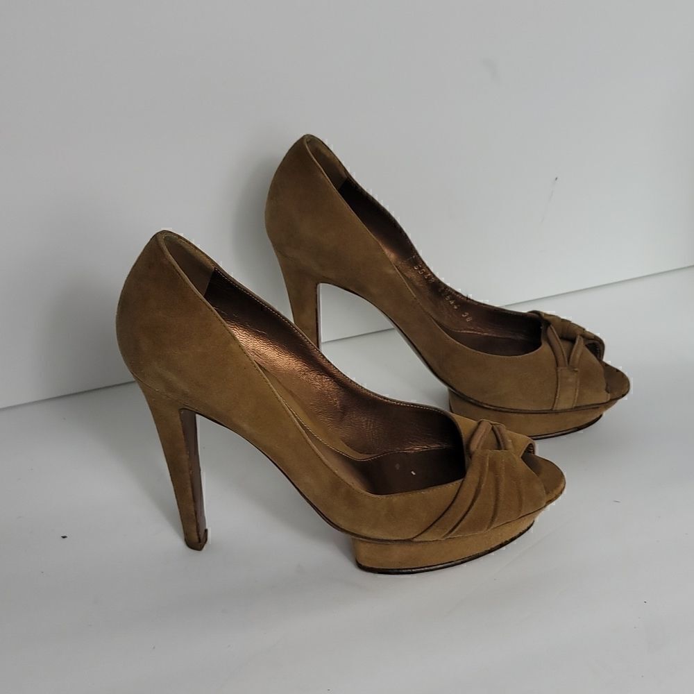 Sergio Rossi 5 Inch Heels Size 38 or 7